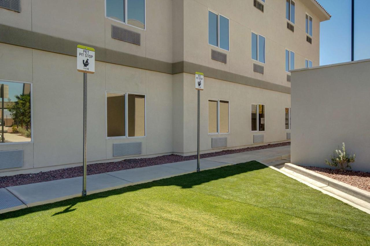 Home2 Suites By Hilton Las Vegas North Exterior photo
