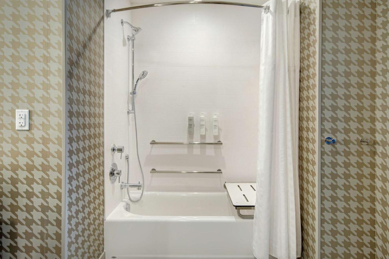 Home2 Suites By Hilton Las Vegas North Exterior photo